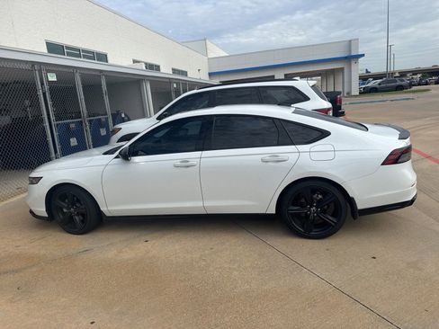 Used 2023 Honda Accord Sport image 1