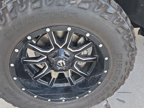 Used 2020 Chevrolet Silverado 1500 LT w/ All-Star Edition AWD/4WD image 8