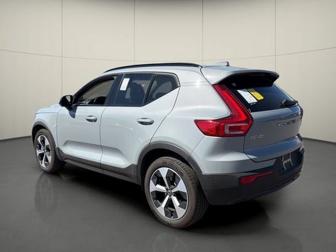 Used 2026 Volvo XC40 B5 Plus AWD/4WD image 5