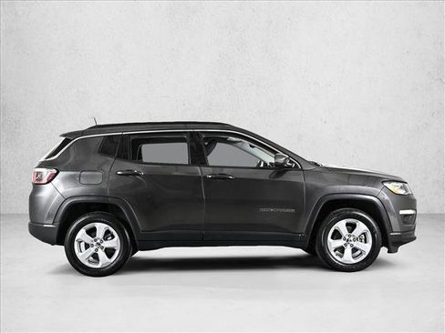 Used 2020 Jeep Compass Latitude w/ Cold Weather Group image 4
