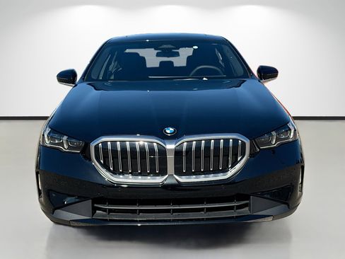 New 2026 BMW 530i RWD image 8
