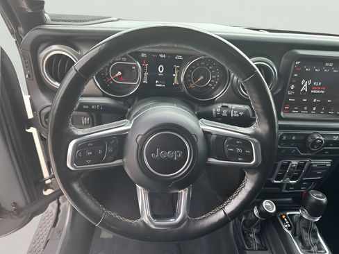 Used 2023 Jeep Wrangler Unlimited Sahara w/ Cold Weather Group AWD/4WD image 15