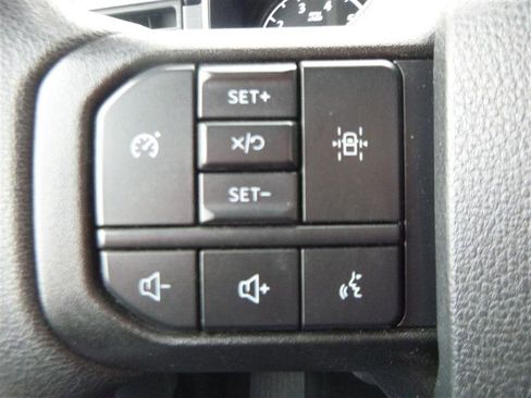 Used 2022 Ford F150 XLT image 13