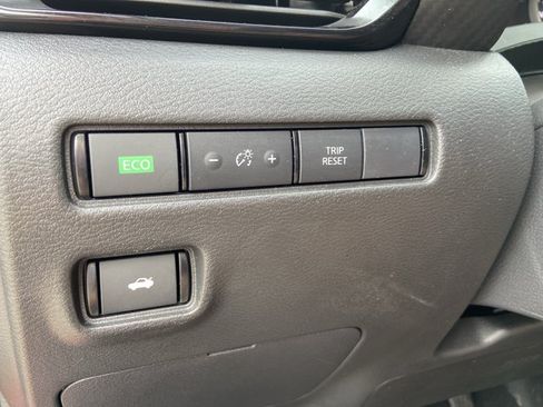 Used 2025 Nissan Sentra SV w/ SV Premium Package FWD image 25