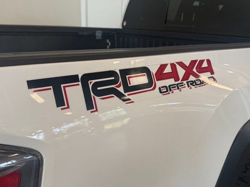 Used 2021 Toyota Tacoma TRD Off-Road AWD/4WD image 22