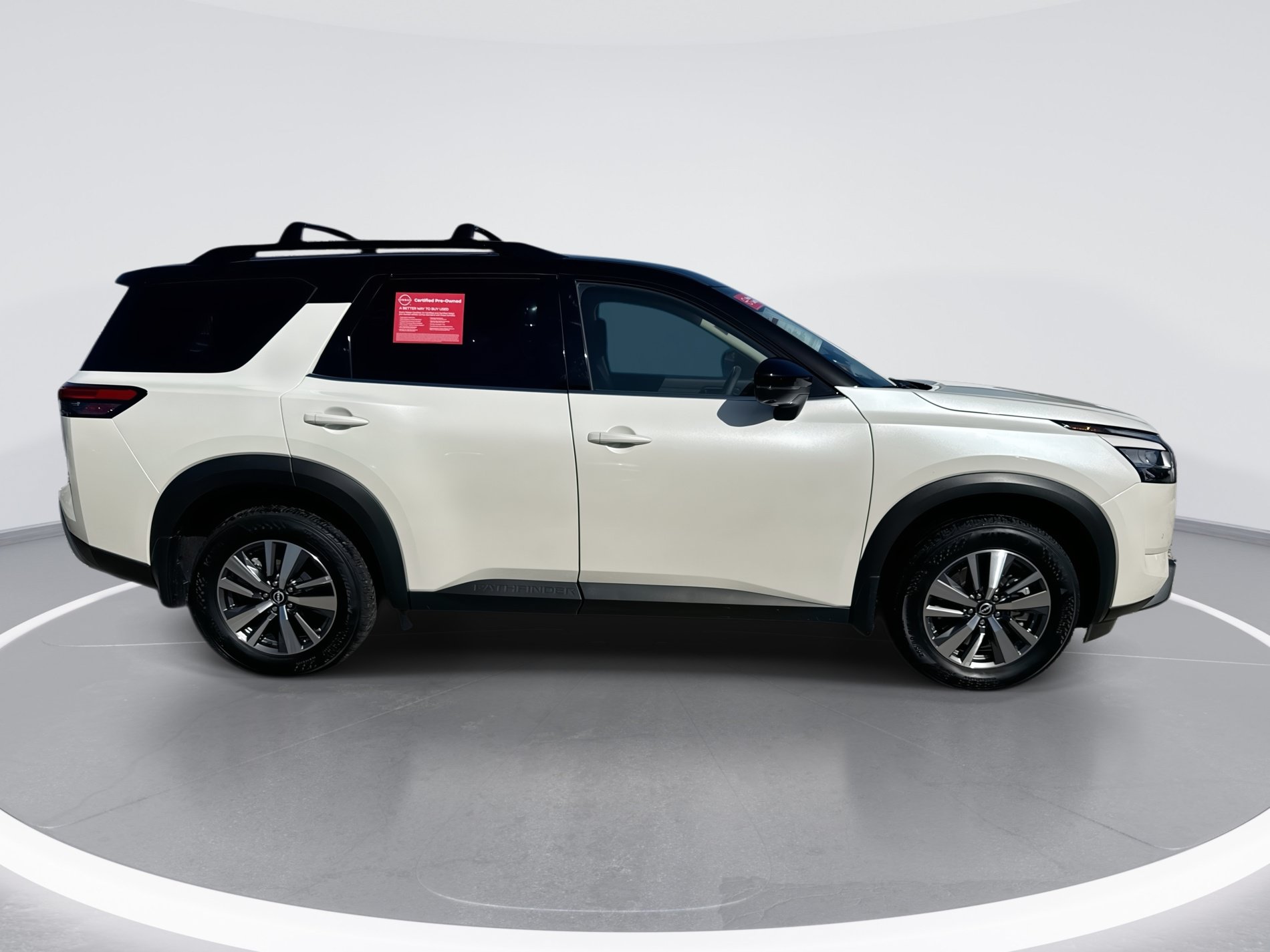 Certified 2024 Nissan Pathfinder SL FWD image 3