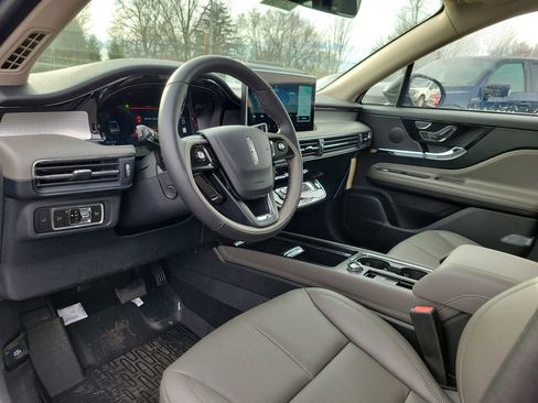 New 2026 Lincoln Corsair Premiere image 20