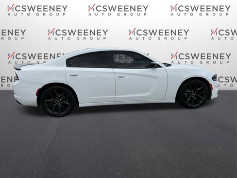 Used 2022 Dodge Charger SXT w/ Blacktop Package image 4