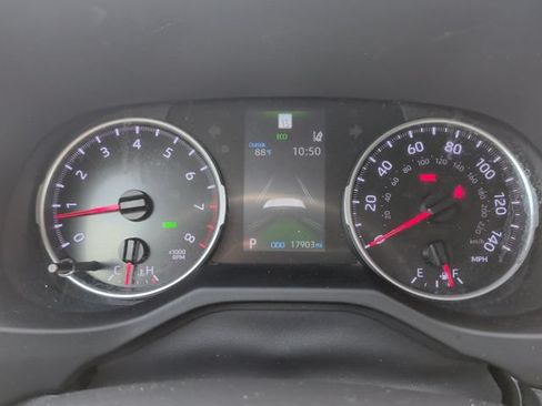 Used 2022 Toyota RAV4 XLE Premium FWD image 21