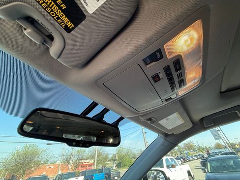 Used 2016 Toyota Highlander Limited w/ Driver Technology Package image 25