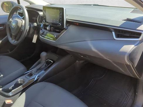 Certified 2021 Toyota Corolla LE image 24