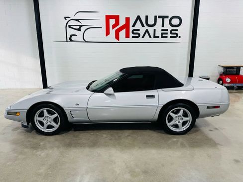 Used 1996 Chevrolet Corvette Convertible image 1