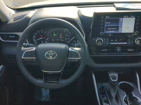 Used 2021 Toyota Highlander XLE image 22