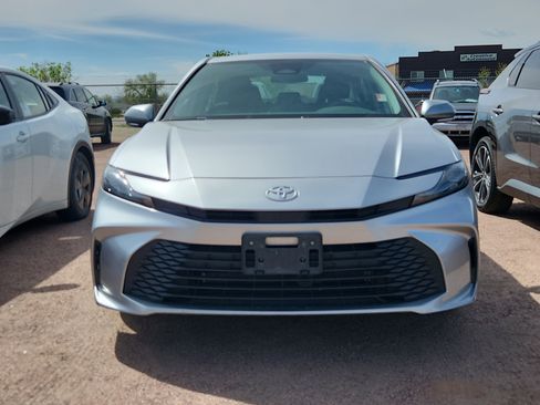 Used 2025 Toyota Camry LE image 2