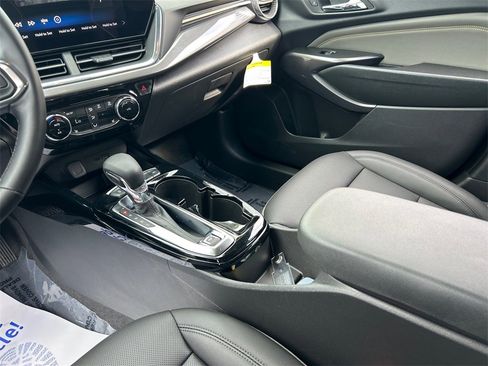 Used 2025 Chevrolet Trax ACTIV w/ Driver Confidence Package image 11