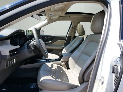 Certified 2023 Lincoln Corsair AWD w/ Equipment Group 101A image 9