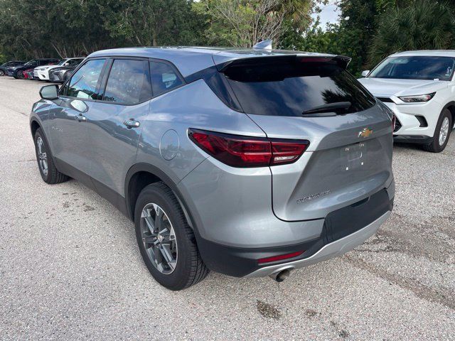 Used 2025 Chevrolet Blazer LT AWD/4WD image 4