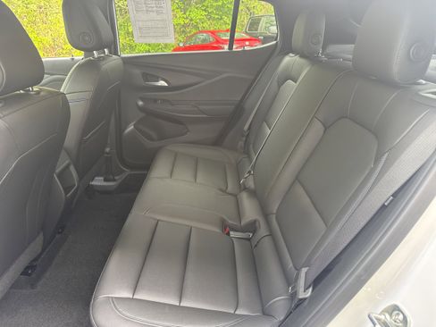 Used 2025 Buick Envista Sport Touring image 8