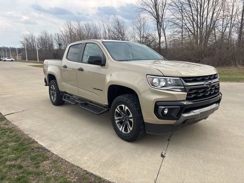 Used 2022 Chevrolet Colorado Z71 AWD/4WD image 11
