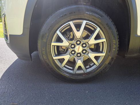 Used 2020 GMC Acadia SLT w/ Trailering Package FWD image 9