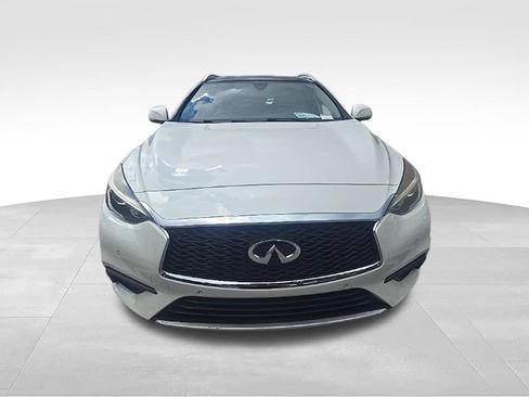 Used 2019 INFINITI QX30 w/ Navigation Package FWD image 8
