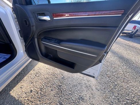 Used 2013 Chrysler 300 image 26
