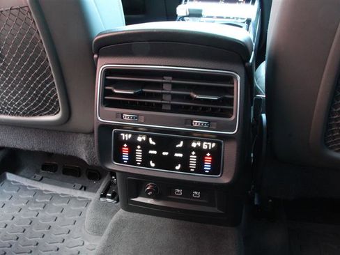 Used 2021 Audi Q8 Prestige w/ Prestige Package image 16