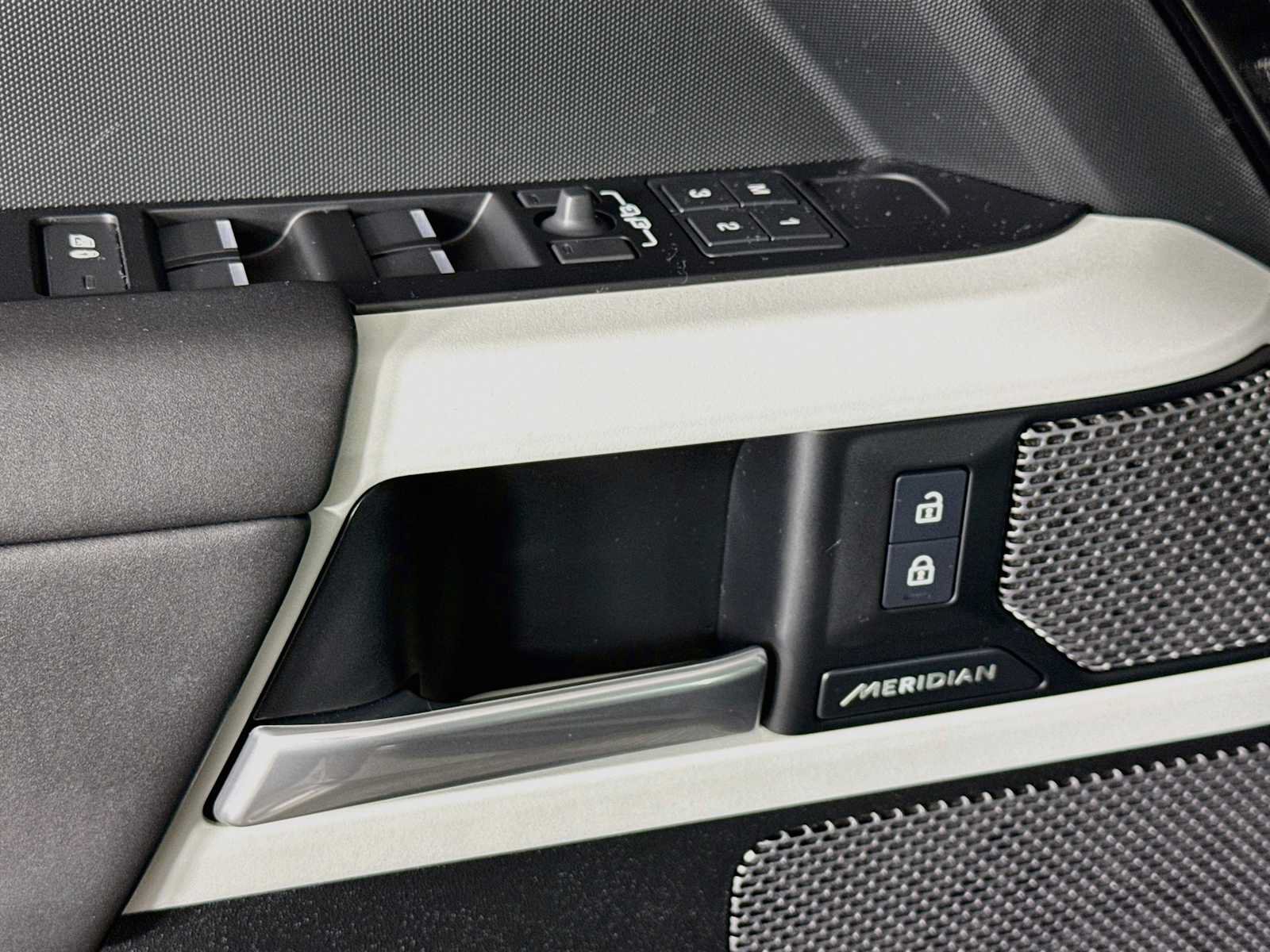 Certified 2024 Land Rover Defender 110 S AWD/4WD image 19
