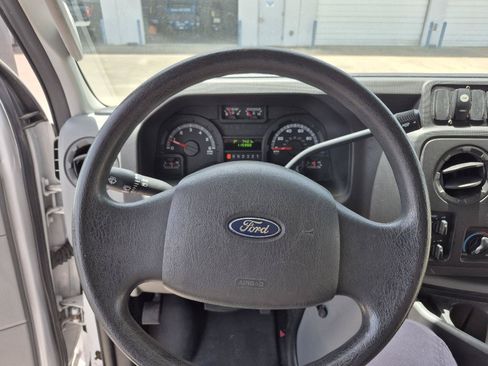 Used 2011 Ford E-350 and Econoline 350 Super Duty w/ Shuttle Bus Prep Pkg RWD image 9