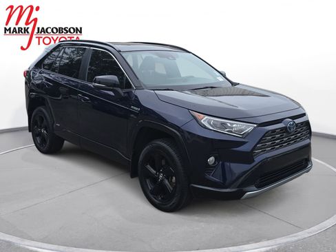 Used 2021 Toyota RAV4 XSE w/ XSE Grade Weather Package AWD/4WD image 3