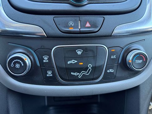 Used 2022 Chevrolet Equinox LT AWD/4WD image 16