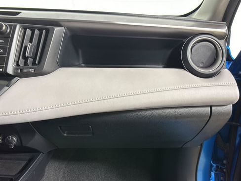 Used 2016 Toyota RAV4 XLE AWD/4WD image 24