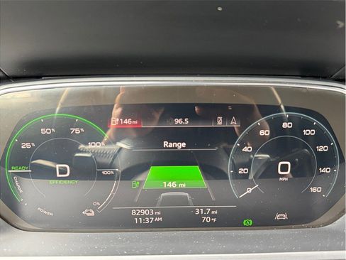 Used 2019 Audi e-tron Prestige w/ Prestige Package AWD/4WD image 16