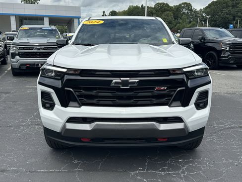 Certified 2024 Chevrolet Colorado Z71 w/ Z71 Convenience Package 2 image 3