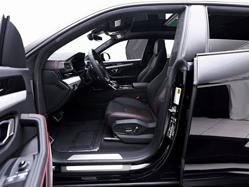 Used 2022 Lamborghini Urus image 37