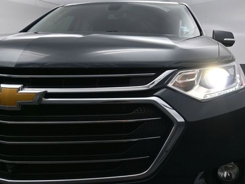 Used 2020 Chevrolet Traverse LT w/ LT Premium Package image 17