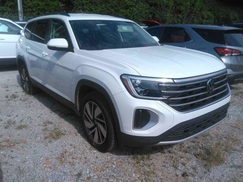 Used 2025 Volkswagen Atlas SE FWD image 4