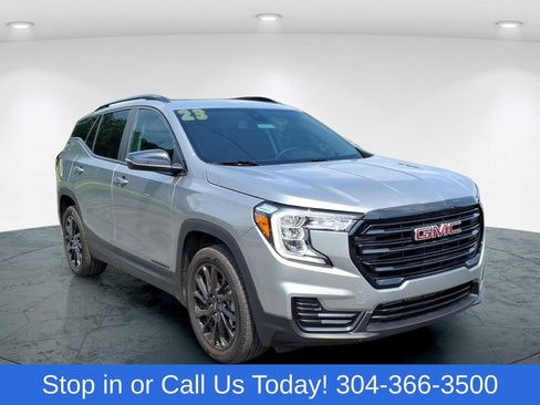 Used 2023 GMC Terrain SLE w/ Elevation Edition AWD/4WD image 3