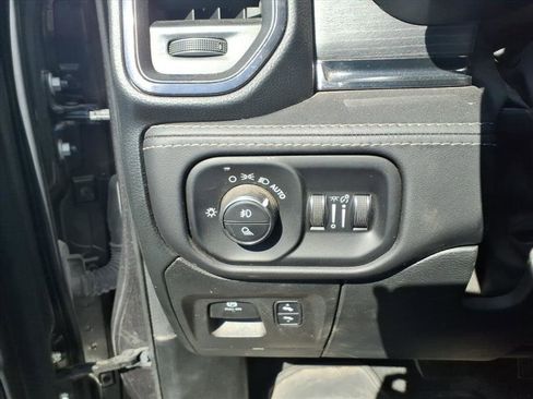 Used 2019 Chevrolet Trax LS image 7
