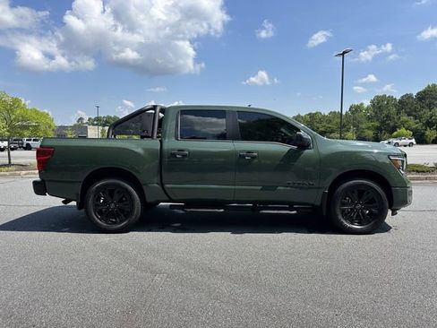 Certified 2024 Nissan Titan SV w/ SV Bronze Edition Package AWD/4WD image 10