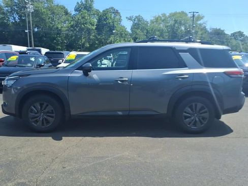 Used 2022 Nissan Pathfinder SV w/ SV Premium Package AWD/4WD image 8