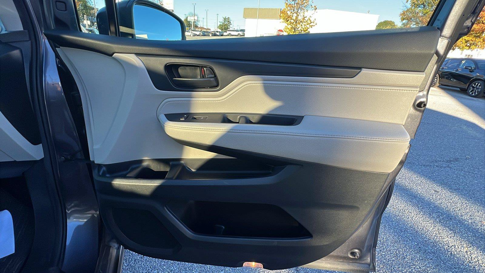 Certified 2025 Honda Odyssey EX-L image 12