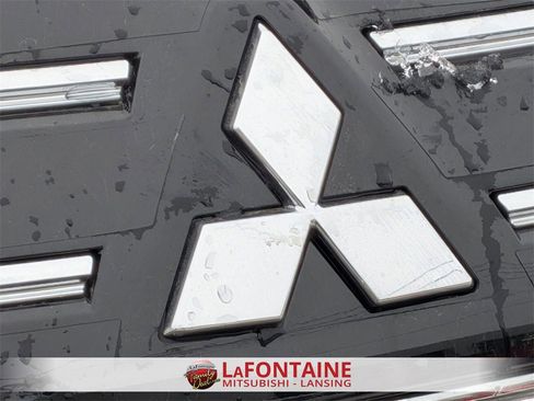 New 2026 Mitsubishi Outlander SEL image 9