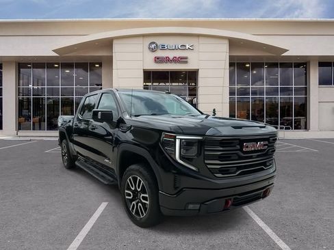 Used 2023 GMC Sierra 1500 AT4 w/ Technology Package AWD/4WD image 3