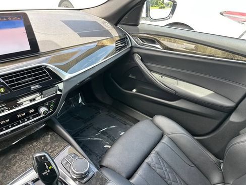 Used 2021 BMW 530e w/ Parking Assistance Package RWD image 29
