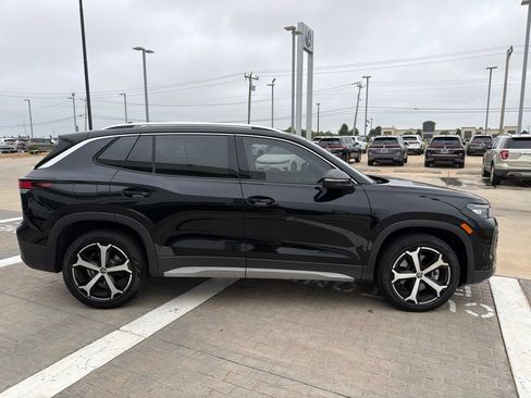 Certified 2026 Volkswagen Tiguan SE AWD/4WD image 4
