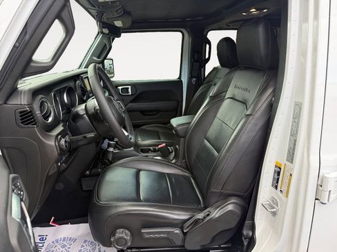 Used 2022 Jeep Wrangler Unlimited Sahara w/ Cold Weather Group image 9