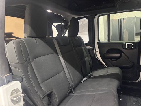 Used 2018 Jeep Wrangler Unlimited Sport S AWD/4WD image 23