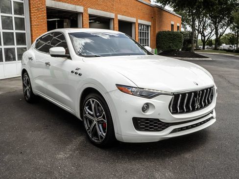 Used 2023 Maserati Levante GT AWD/4WD image 6
