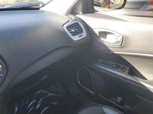 Used 2018 Jeep Compass Latitude w/ Popular Equipment Group image 20